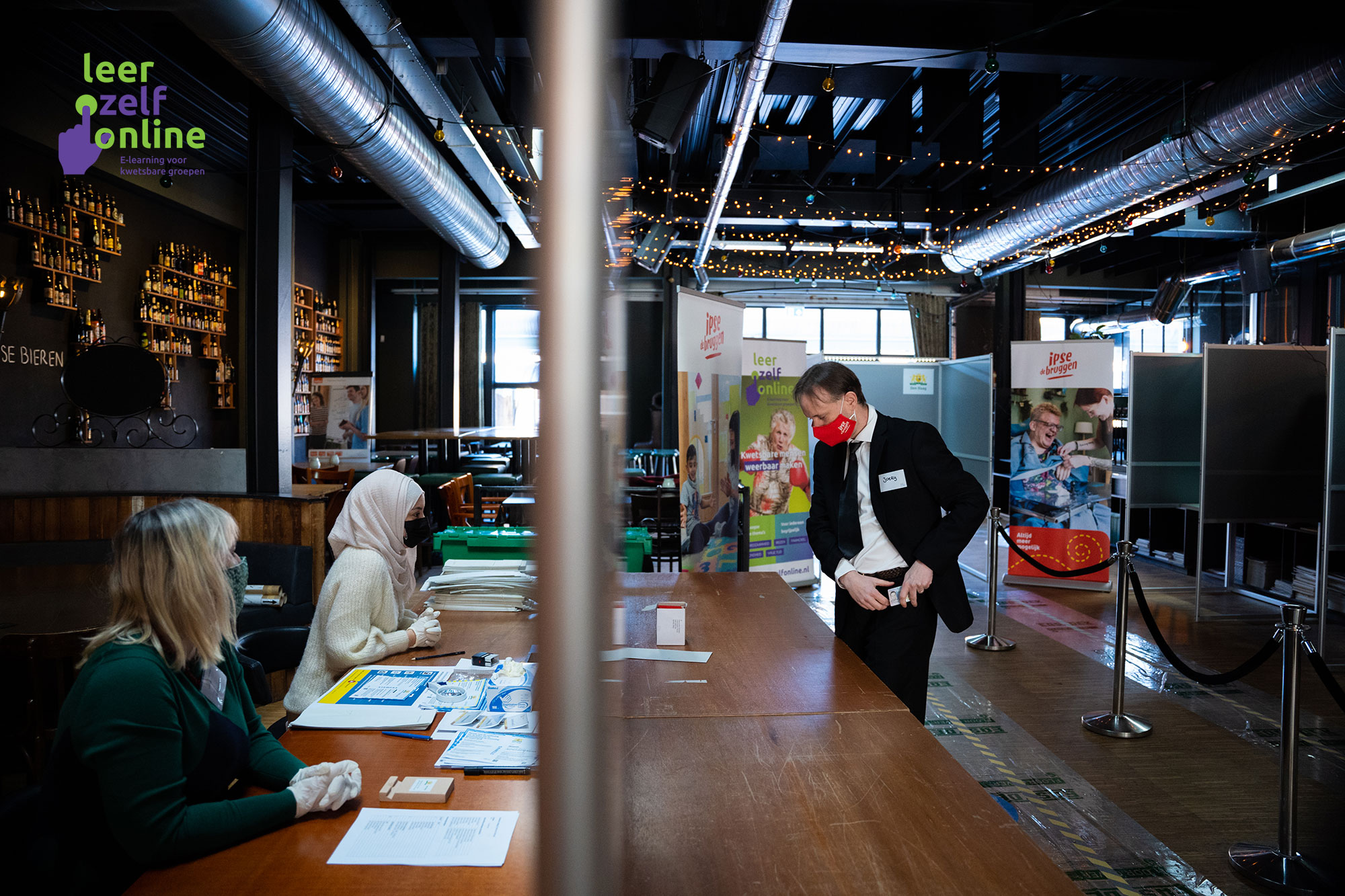 Beeld van het stemlaboratorium van Leer Zelf Online in de gemeente Den Haag